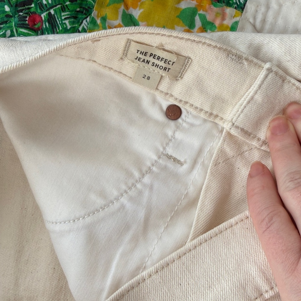 Madewell high waistedWomen's White Denim Shorts - Picture 2 of 4